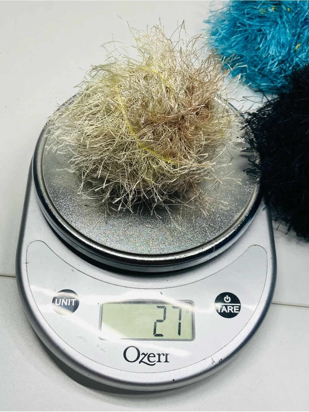 394 g / 13.4 oz Untagged Fun Fur Multicolor Eyelash Yarn Bundle